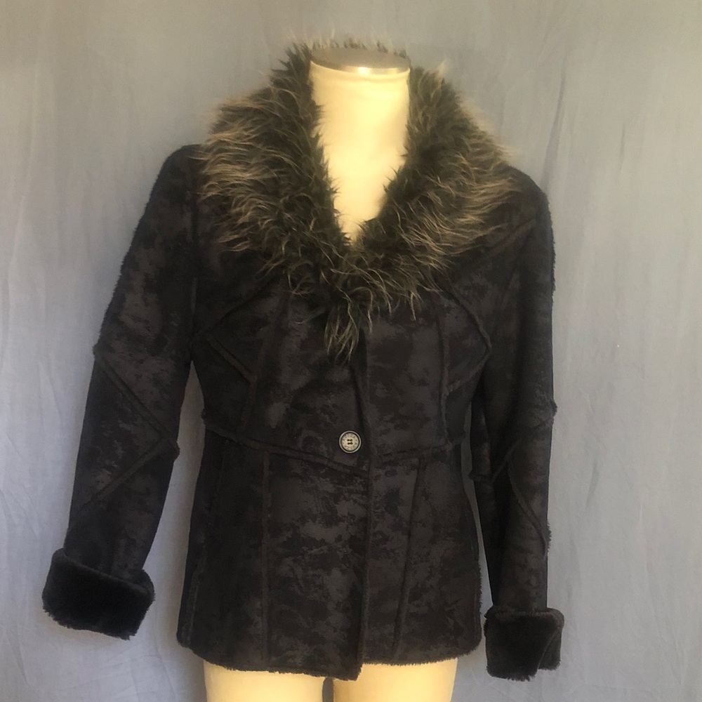 Elegant Black Faux Fur Trimmed Teddy Jacket (fits like M)